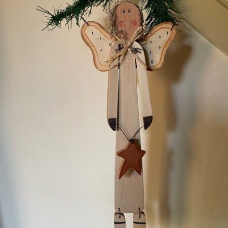 Vintage, 40 cm. grote,  houten Kerst engel van Apple tree