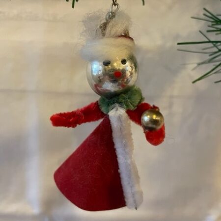 Uit Gablonz een figuur van een Kerst koning 1e helft 1900