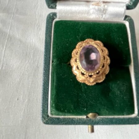 14 kt. geelgouden ring met amethist jaren 1950-1960