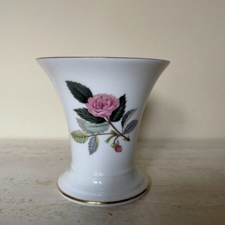 Servet of lepelbeker van Hathaway Rose Wedgwood England
