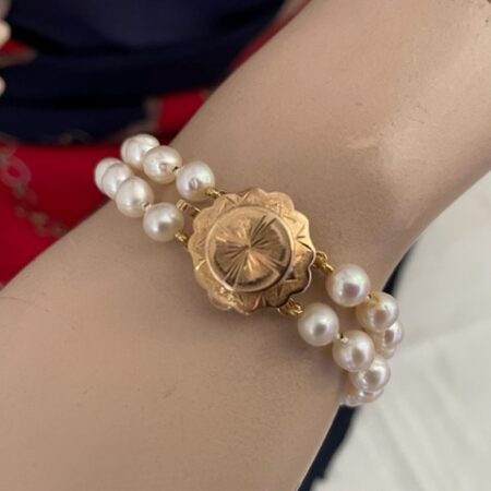 Armband van zoetwater parels aan 14 kt. geelgouden slot