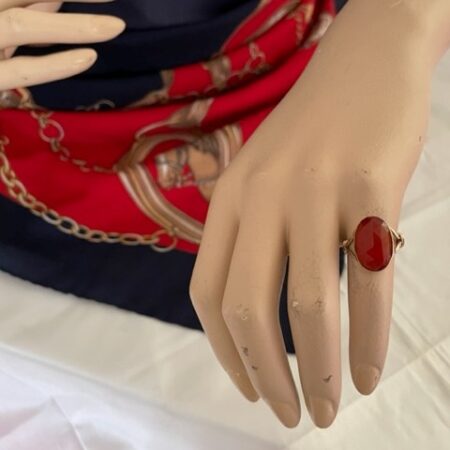 Antieke 14 kt. gouden ring met facet geslepen ovale carneool