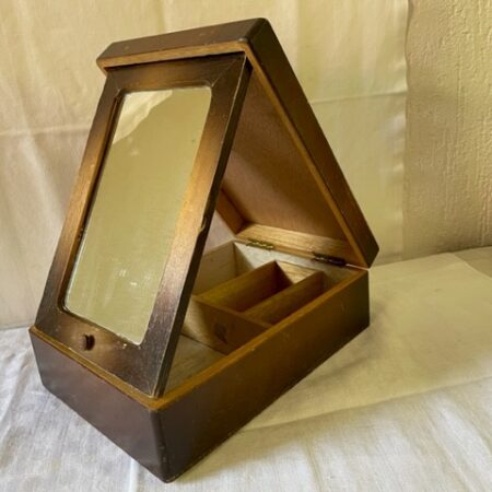 Donker houten retro juwelendoos of sieradendoos 1940-1950