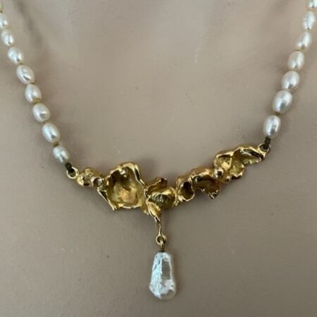 Barok parelcollier met 18 kt. gouden nugget ornament 1960-1970