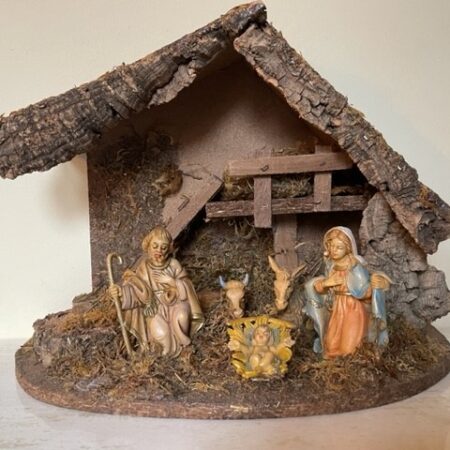 Oude kerststal met 6 early plastic figuren Italy 1950-1960