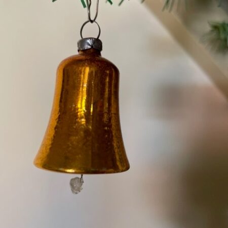 Antieke goud koperen mini kerstklok van dun geblazen glas 1e kwart 1900