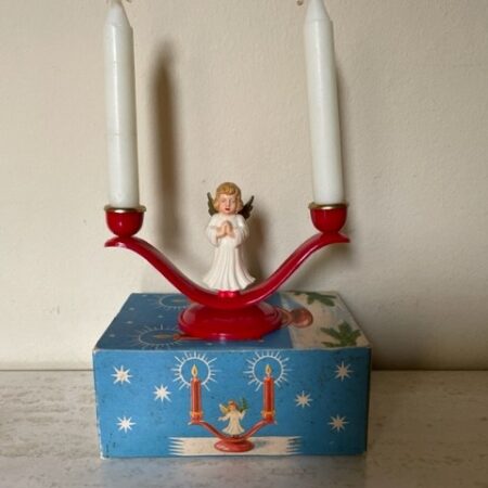Retro kandelaar met 2 engelen van polystyrol in originele doos 1950