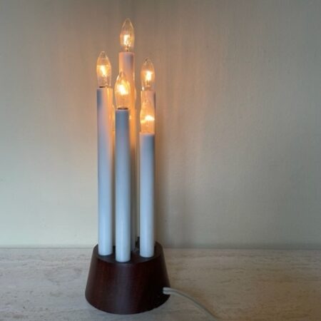 Retro Kerst tafellamp van teak en elektrische kaarsen Philips 1960