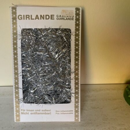 Retro doos met Kerst guirlande of slingers in zilver 1950-1960