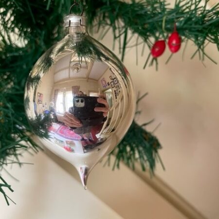 Oude antieke dikke Kerst druppel van dun geblazen glas in zilver midden 1900