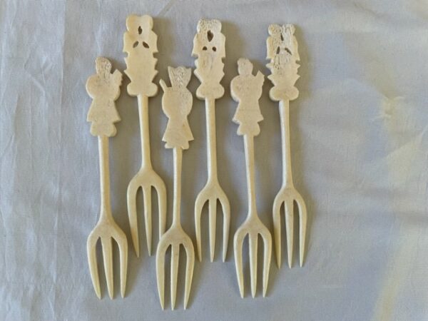 Set van 6 antieke Chinese vorkjes van met de hand gesneden been 1920-1940 - Afbeelding 7