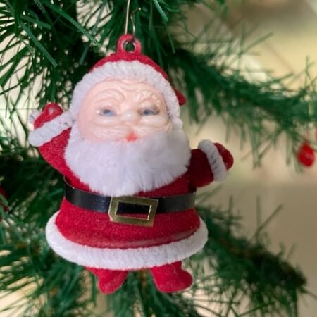 Oude retro kerstman van plastic met rode flock en wit chenille jaren 1950-1960