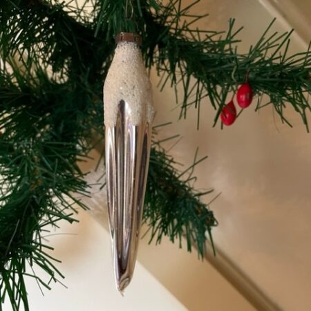 Oude antieke besneeuwde pegel van dun geblazen glas in zilver 1e helft vorige eeuw
