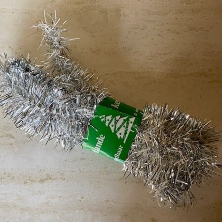 5 meter zilverwit lametta garland in de originele verpakking