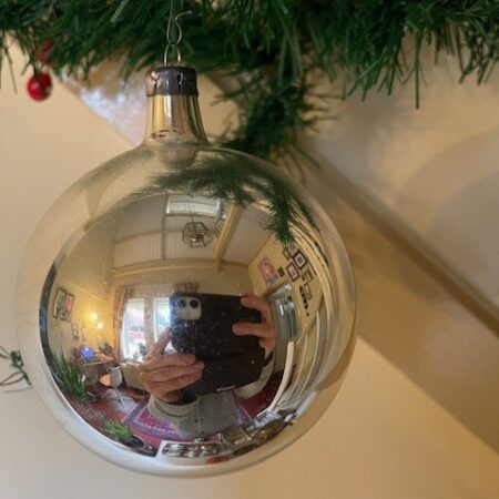 Oude antieke grote kerstbal van dun geblazen glas in zilver 1e helft 1900