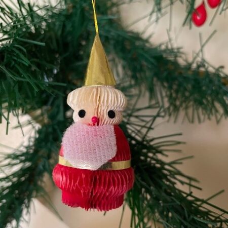 Oude retro honeycomb kerstman in rood, goud en wit 1e helft 1900
