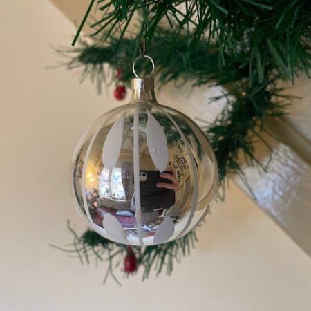 Oude antieke kerstbal van dun geblazen glas met druppel decoratie midden 1900