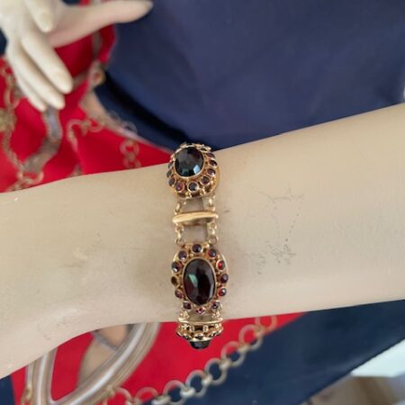 Armband 14 kt. geelgoud met granaten jaren 1950-1960