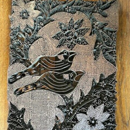 Antieke batik stempel of tjap met vogels, blad en bloemen van koper en ijzer 1900