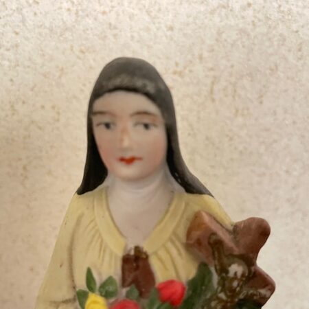 Biscuit gebakken beeldje van de Heilige Theresia