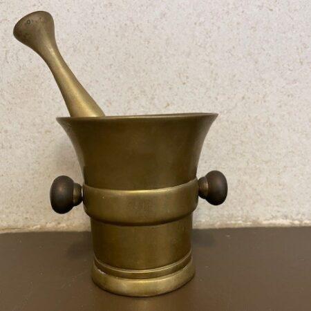 Messing vijzel of mortier met stamper
