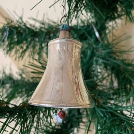 Antieke oude gepatineerde kerstklok van dun geblazen glas in zilver 1e kwart 1900
