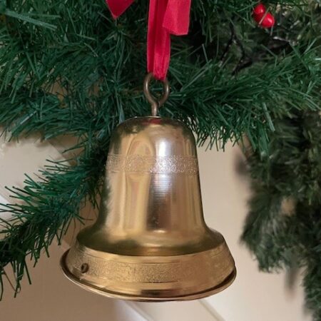 Oude kerstklok een muziekdoos van aluminium in goudkleur Japan 1960