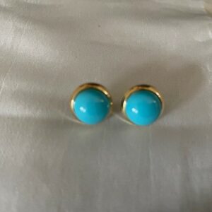 Paar 18 kt. geelgouden oorstekers met ronde turquoise steen - Image 2