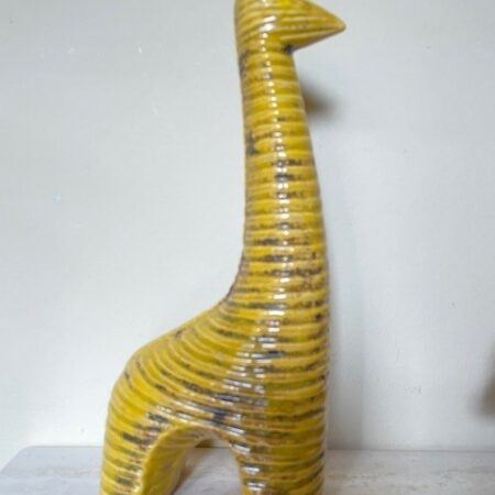 Aardewerk beeldje een trotse design giraffe