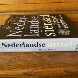 Boek het Nederlandse Sieraad in de 20e eeuw van Marjan Unger - Afbeelding 3