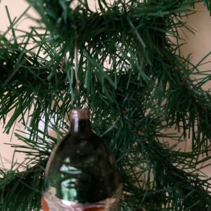 Antieke oude guitige koning Winter van dun geblazen glas in groen, geel en rood 1e kwart 1900 - Afbeelding 3