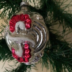 Oude antieke kerstbal van dun geblazen glas de hoorn des overvloeds in zilver, wit en rood midden 1900 - Afbeelding 2