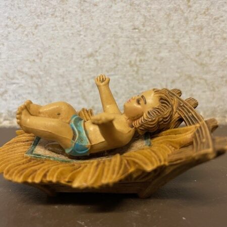 Baby Jezus in kribbe van early plastics Italy 1950-1960