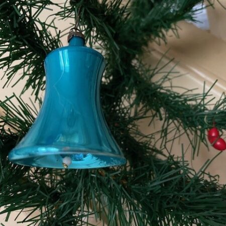 Antieke kobaltblauwe Kerst klok van dun geblazen glas met klepel 1e kwart 1900
