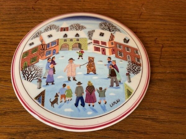 Villeroy & Boch dekseldoos voor snoepjes decor "Christmas" van Gerard Laplau uit de Naif serie 1980