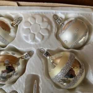Doos met 12 kerstballen en 1 piek van dun geblazen glas in zilver 1970 - Afbeelding 5