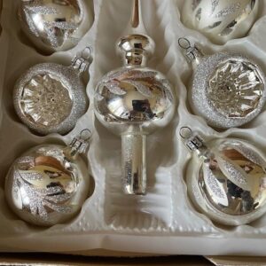 Doos met 12 kerstballen en 1 piek van dun geblazen glas in zilver 1970 - Afbeelding 7