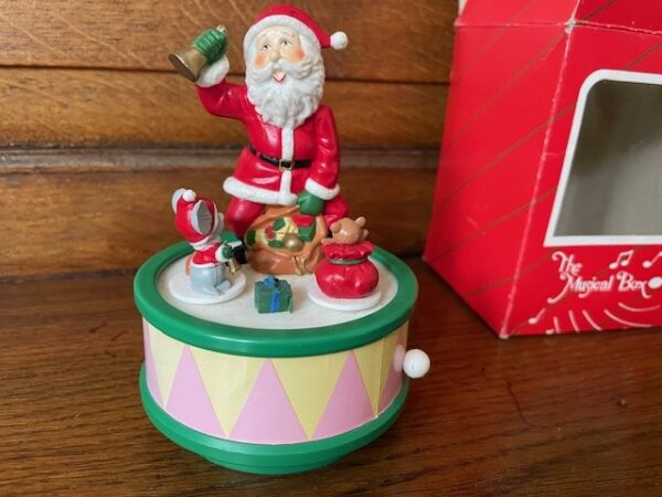 Retro, oude Kerst mechanische speeldoos met "Jingle bells"