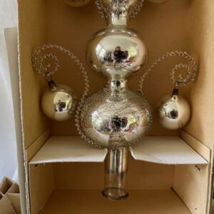 Antieke oude Kerst piek met 4 ballen aan leonisch draad van dun geblazen glas in zilver 1950-1960 - Afbeelding 2