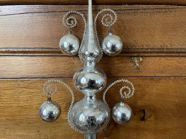 Antieke oude Kerst piek met 4 ballen aan leonisch draad van dun geblazen glas in zilver 1950-1960 - Afbeelding 6
