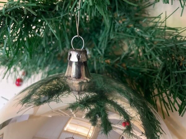 Oude antieke giga grote kerstbal van dun geblazen glas in zilver 1e helft 1900 - Afbeelding 3