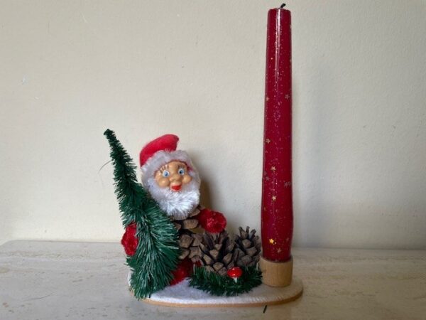 Antieke kaarsenhouder met Kerst kabouter, pixy of gnoom jaren 1950