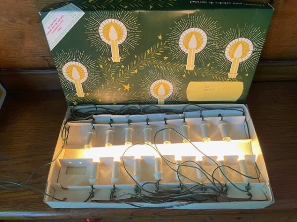 Oude antieke doos met kerst verlichting 1960 - Afbeelding 2