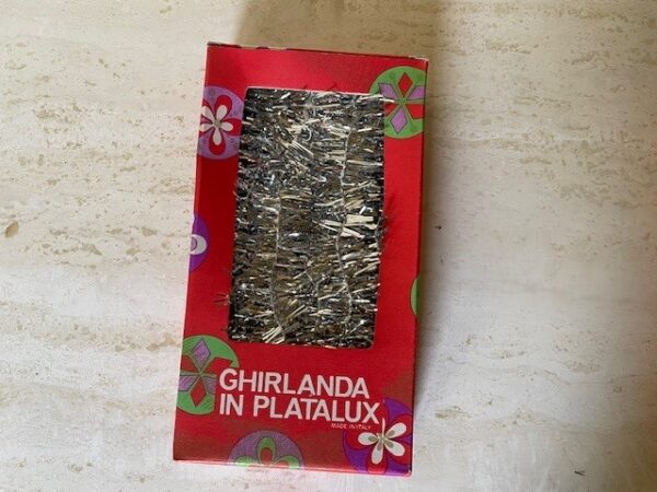 Doos garland of kerstslinger in de originele bloemen seventies doos