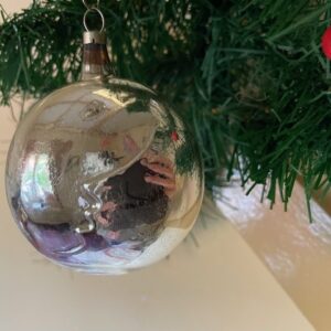 Oude antieke kerstbal een volle maan gezicht van dun geblazen glas in zilver 1e helft 1900 - Afbeelding 3
