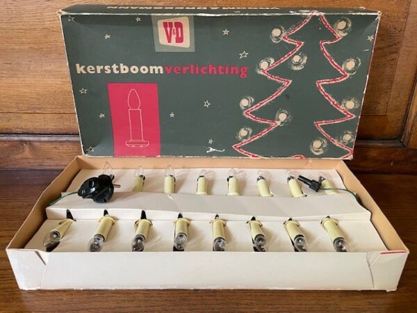 Oude, antieke kerstverlichting in oude doos V&D 1960