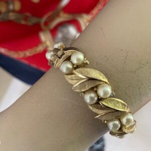 Trifari double armband met faux parels en mini rhinestones 1955 - Afbeelding 3