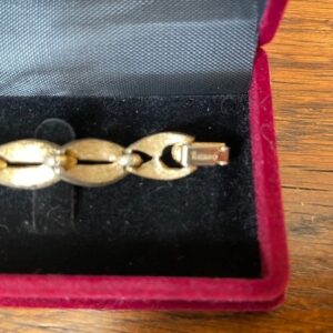 Elegante goud kleurige Trifari schakel armband van bladeren 1950-1960 - Afbeelding 4