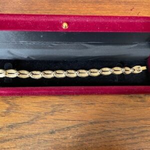 Elegante goud kleurige Trifari schakel armband van bladeren 1950-1960 - Afbeelding 9
