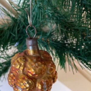 Antieke, oude kerstbal een framboos van dun geblazen glas in goud 1e kwart 1900 - Afbeelding 2
